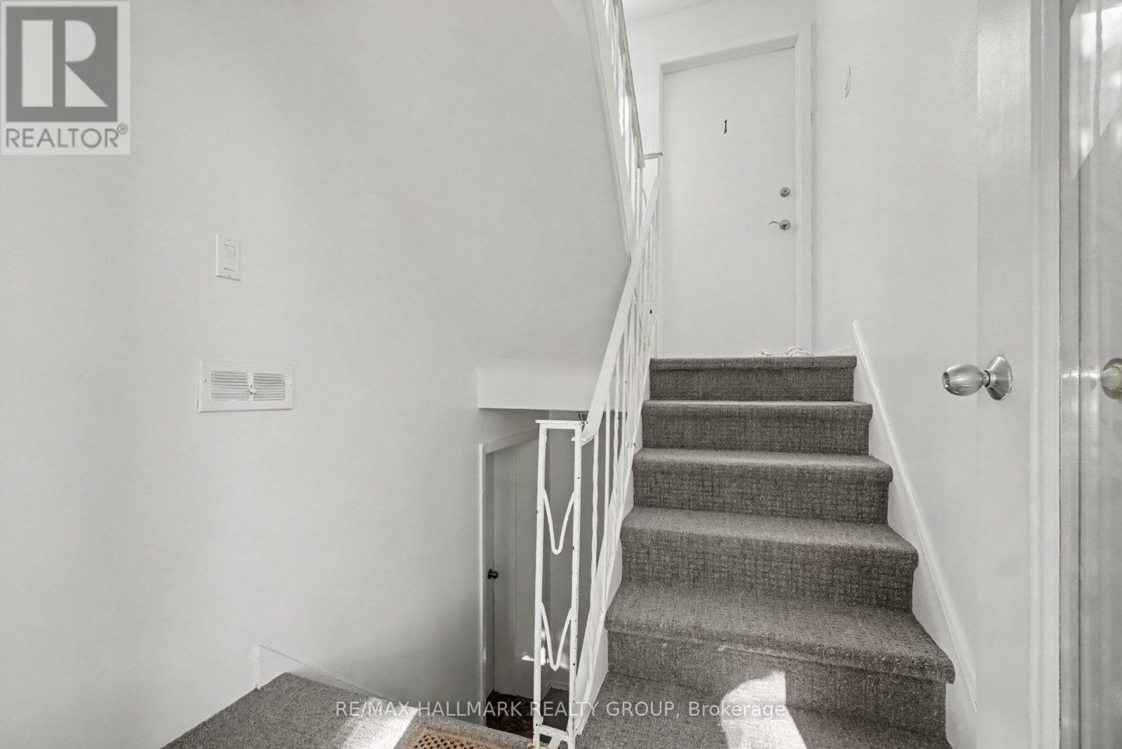 657 Golden Avenue Property Photo 4