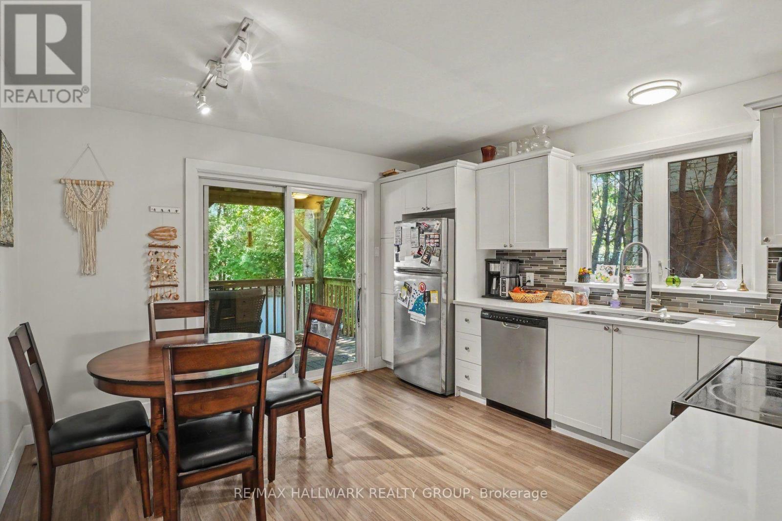 657 Golden Avenue Property Photo 11