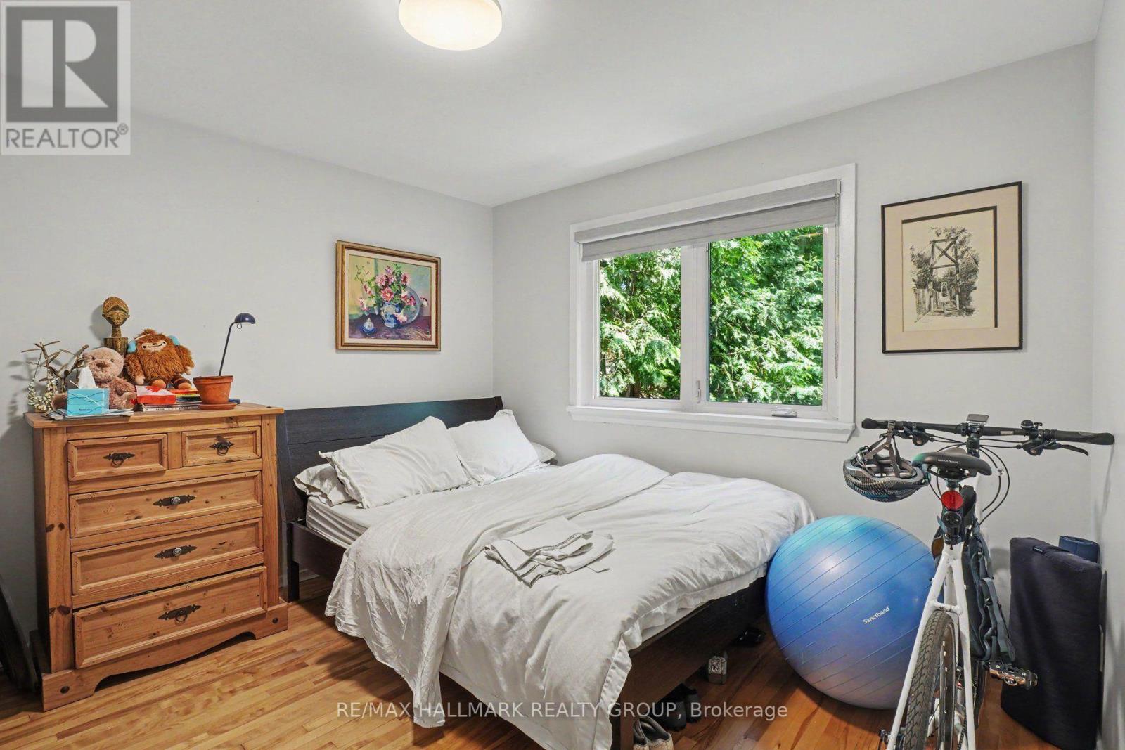 657 Golden Avenue Property Photo 15