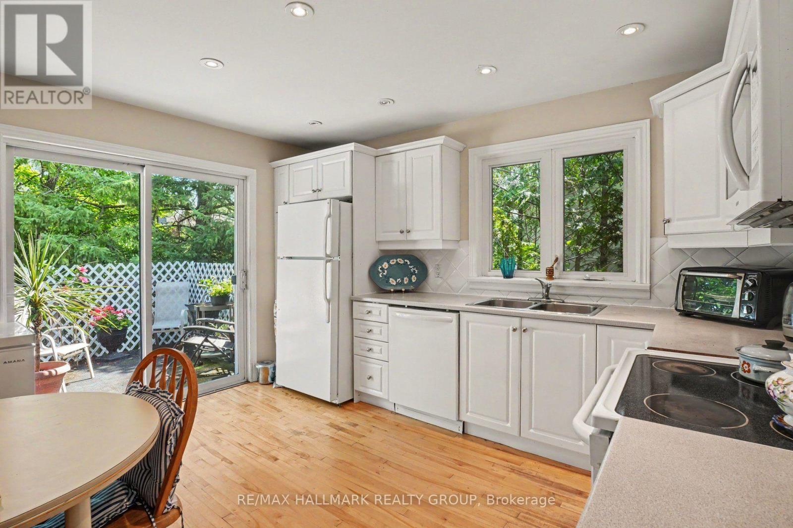 657 Golden Avenue Property Photo 27