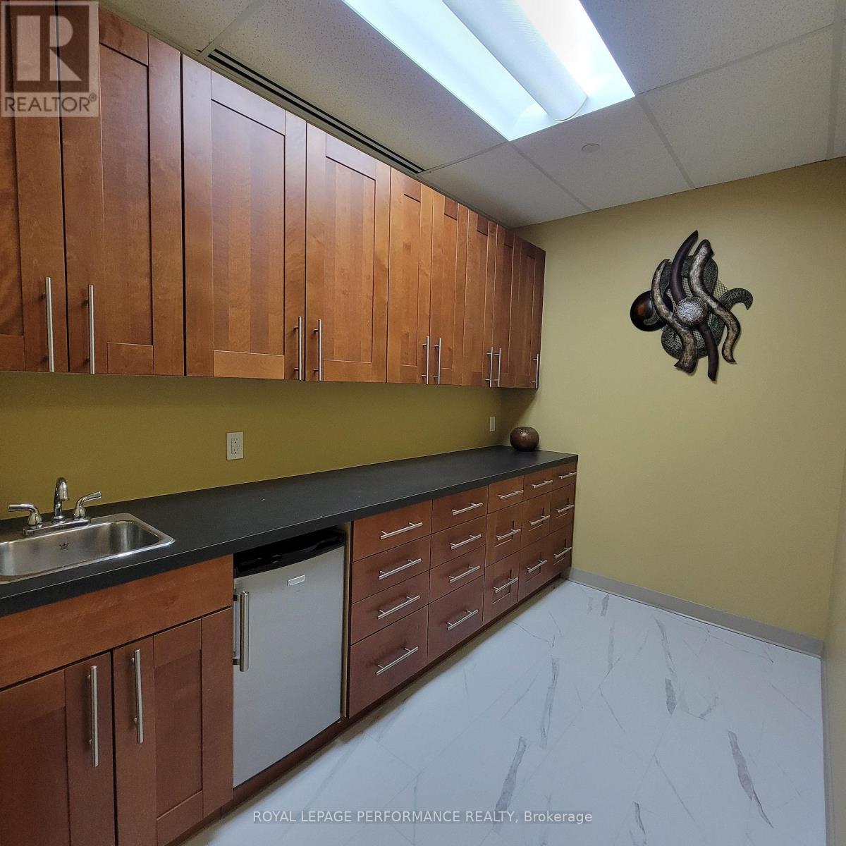 200 A-b - 4275 Innes Road Property Photo 13
