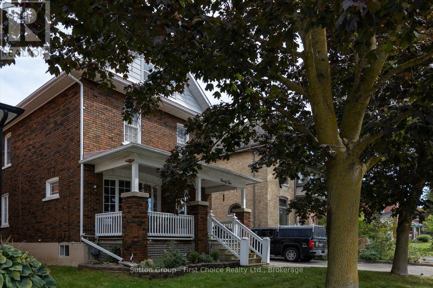 94 CAMBRIA STREET Property Photo 1