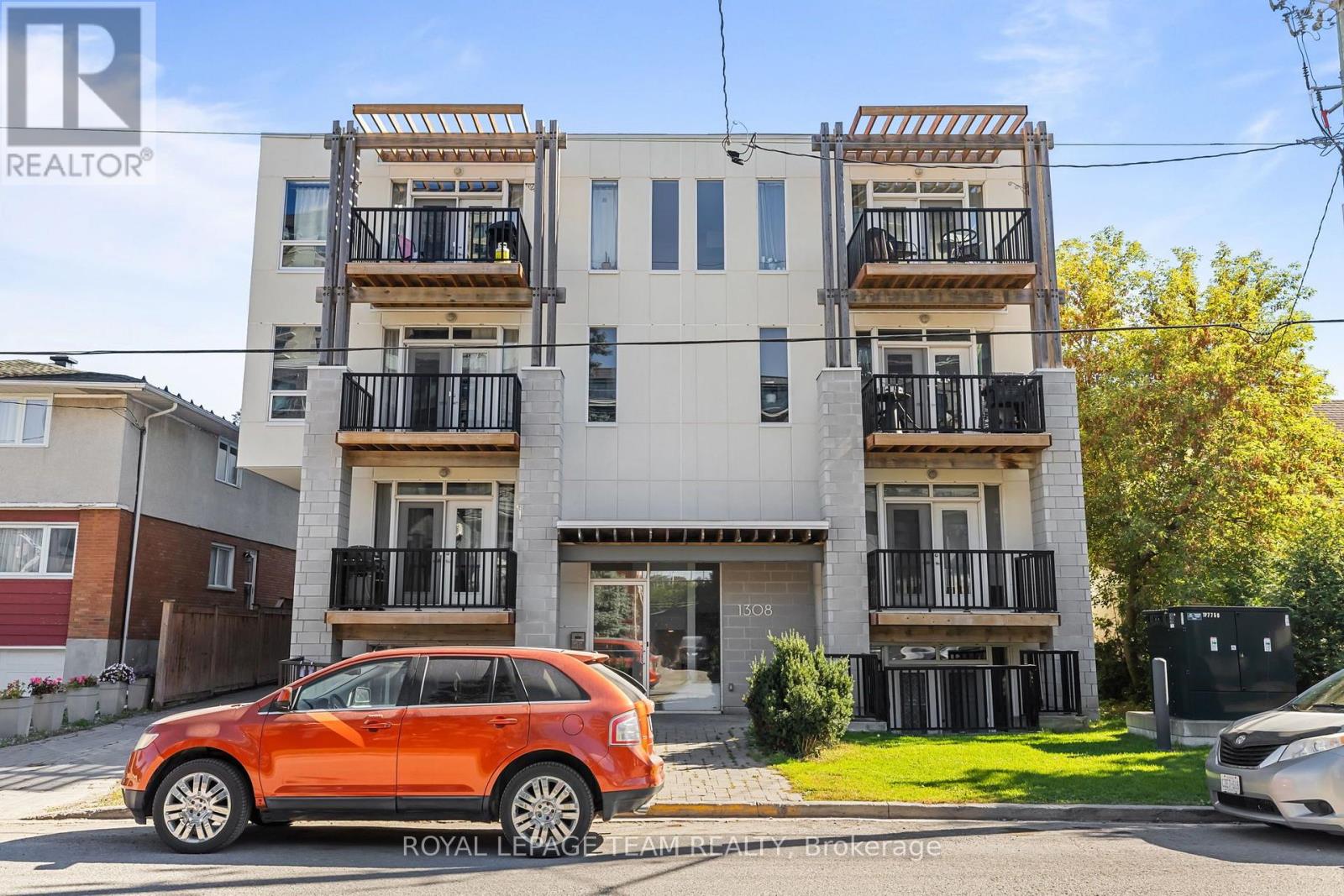 301 - 1308 THAMES STREET Property Photo 1