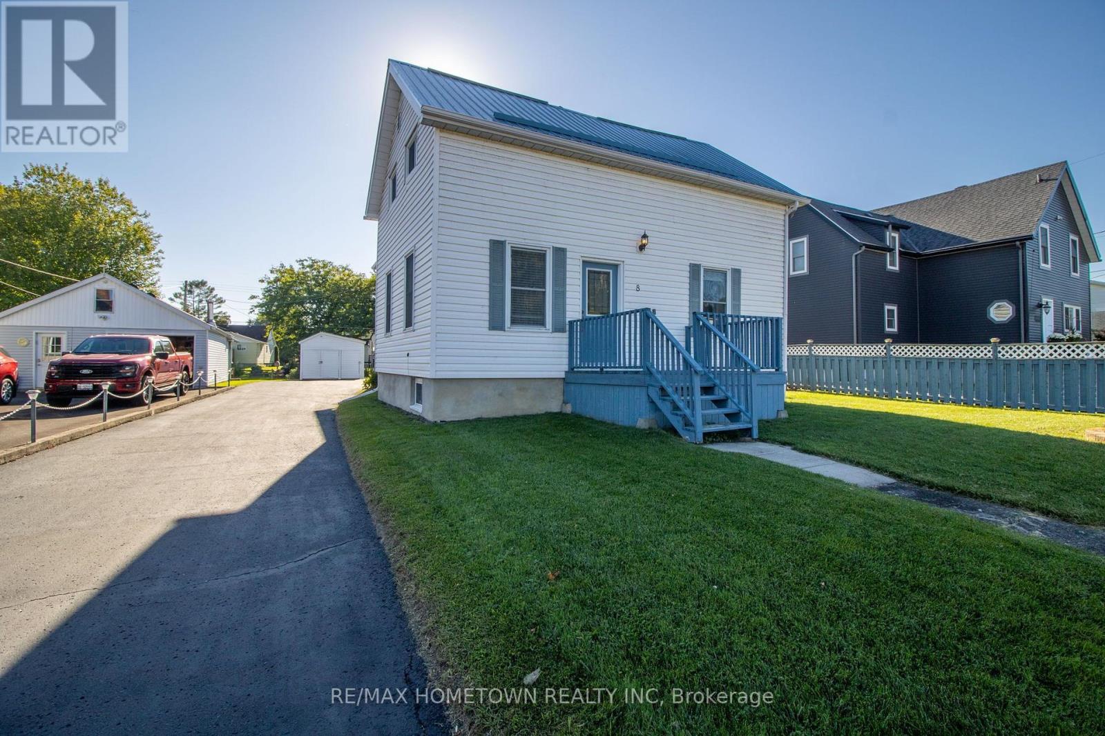 8 Brouse Drive E Property Photo 2