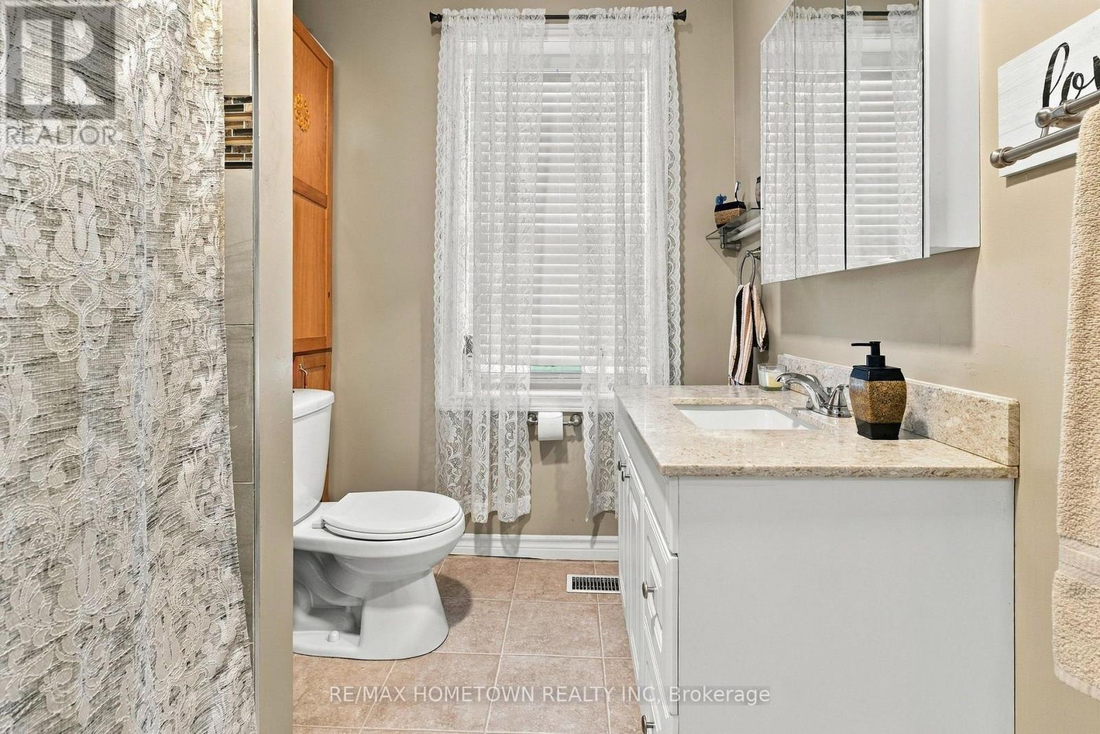 8 Brouse Drive E Property Photo 10