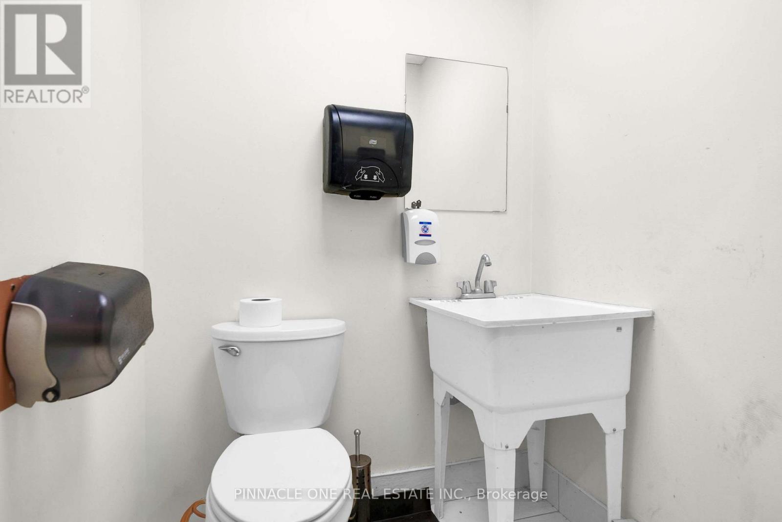 2 - 611 Hespeler Road Property Photo 38