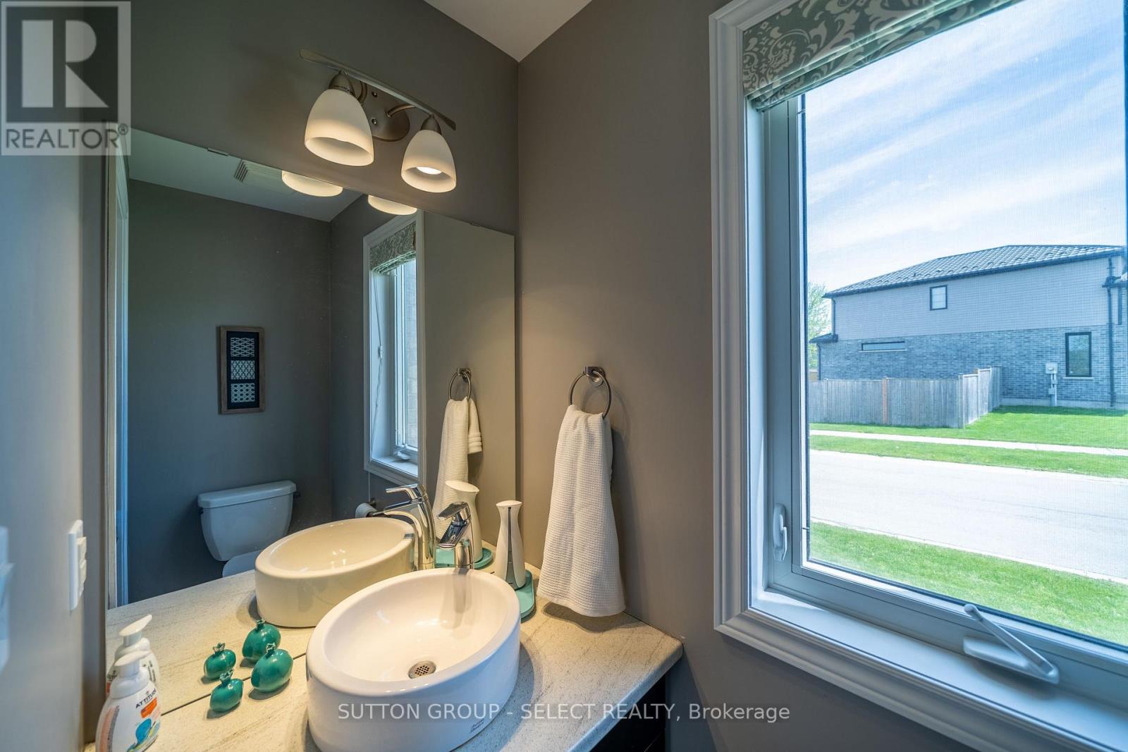 1825 Couldridge Way Property Photo 23