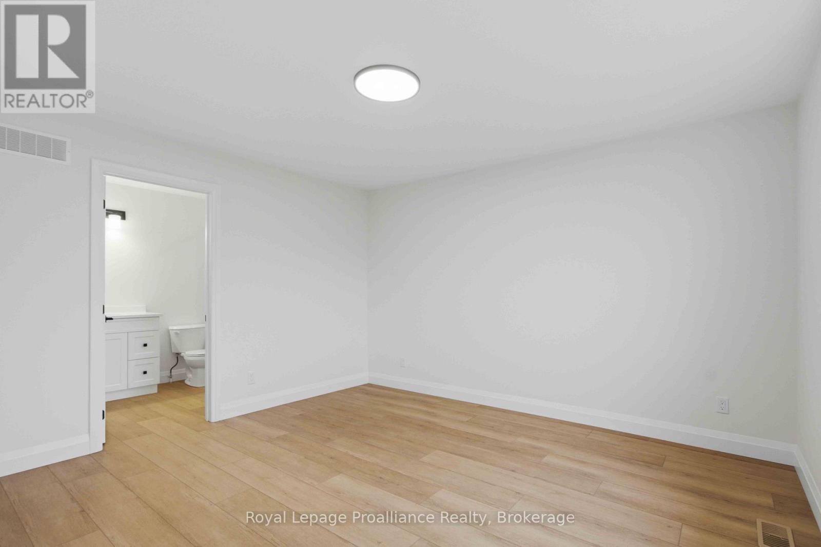 48 Mackenzie John Crescent Property Photo 13