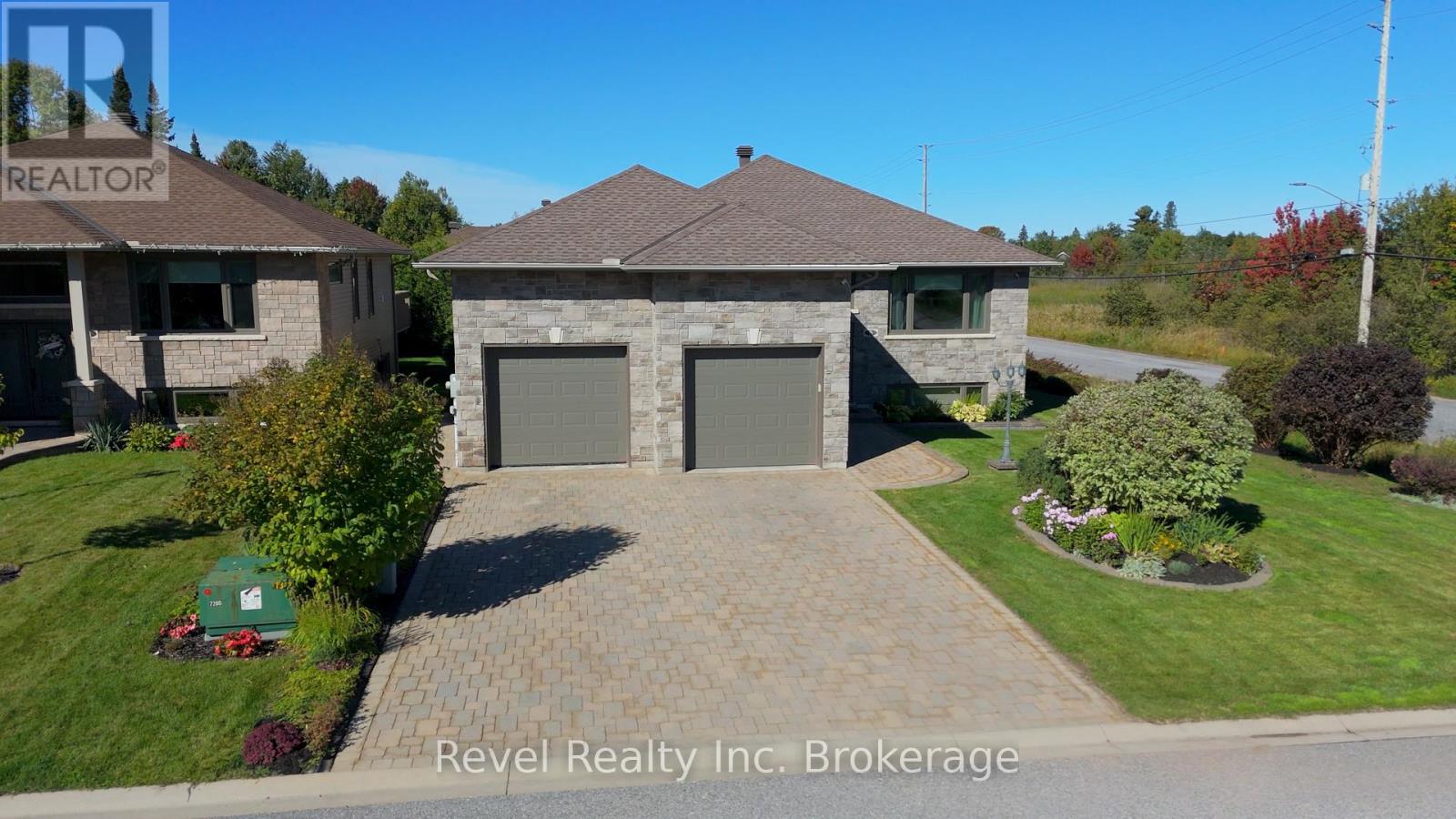 5 Sugarbush Street Property Photo 1