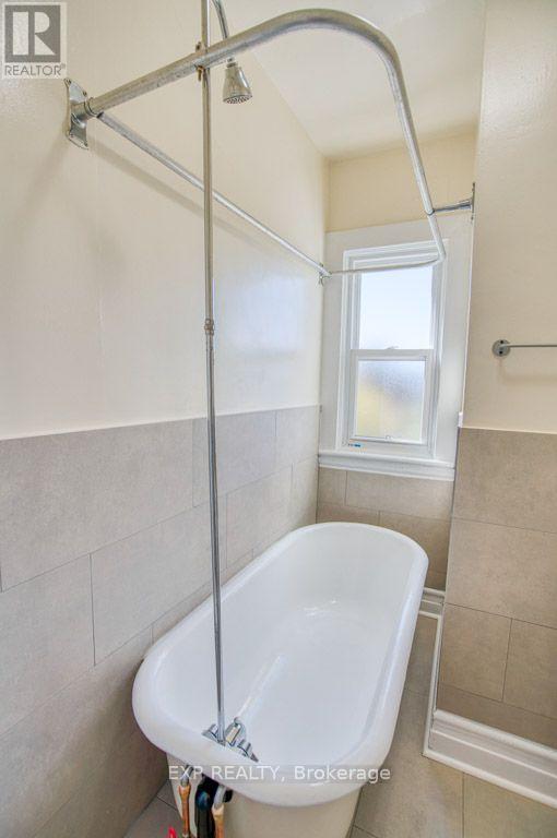 3 - 76 Fairmont Avenue Property Photo 11