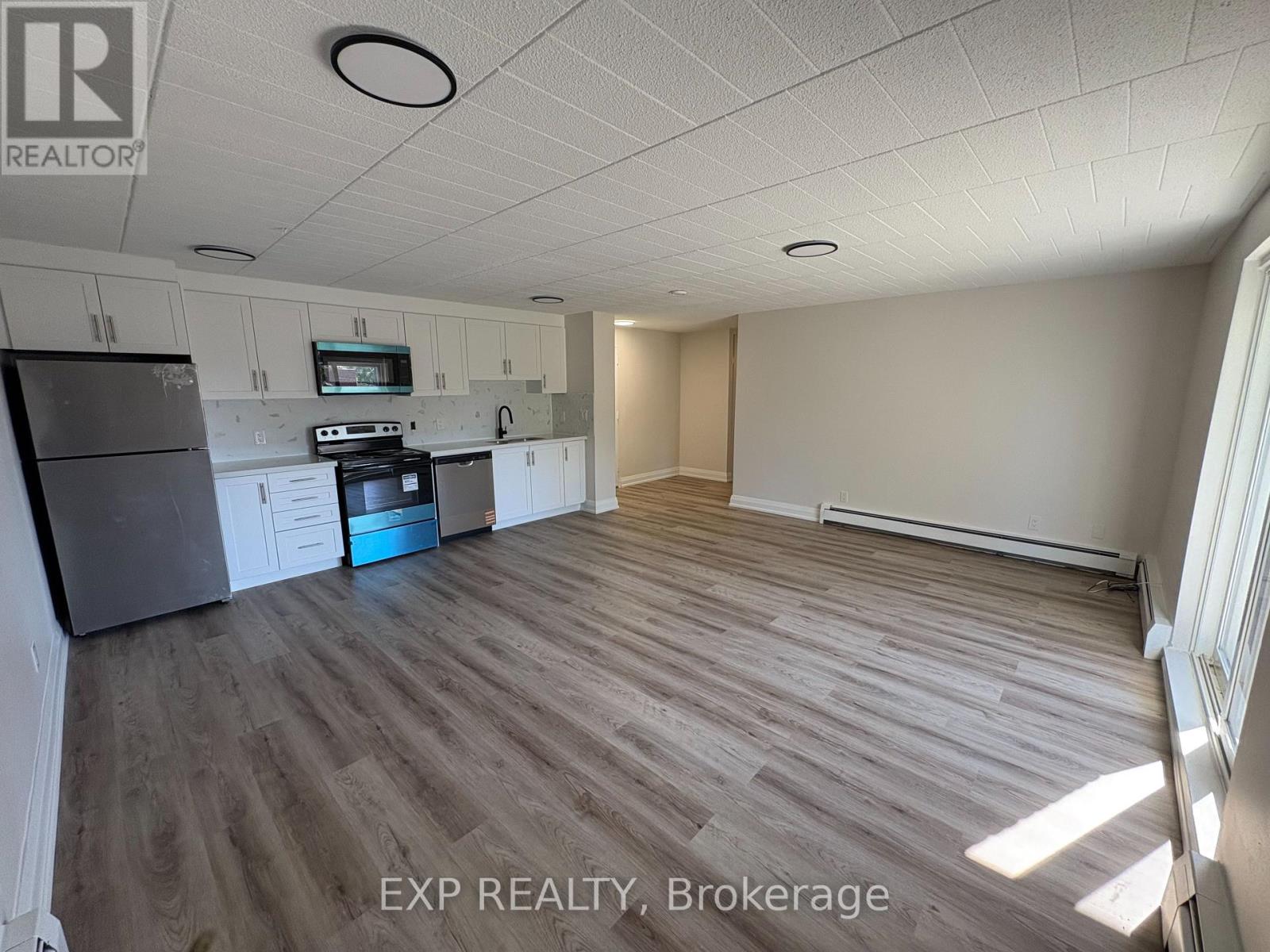 405 - 4422 Huron Street Property Photo 1