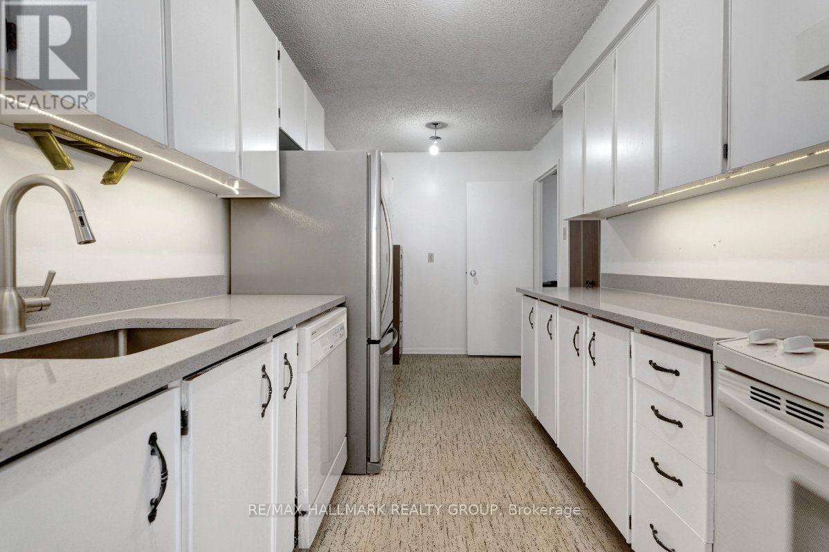 2204 - 505 St Laurent Boulevard Property Photo 19