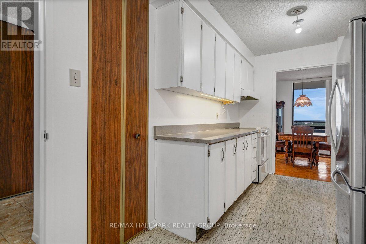 2204 - 505 St Laurent Boulevard Property Photo 21