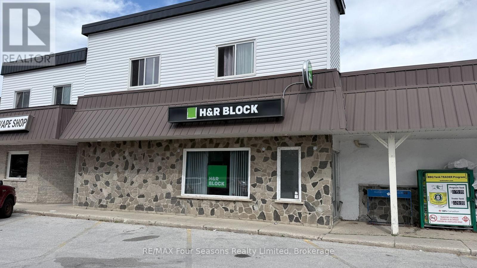3 - 544 Goderich Street Property Photo 1