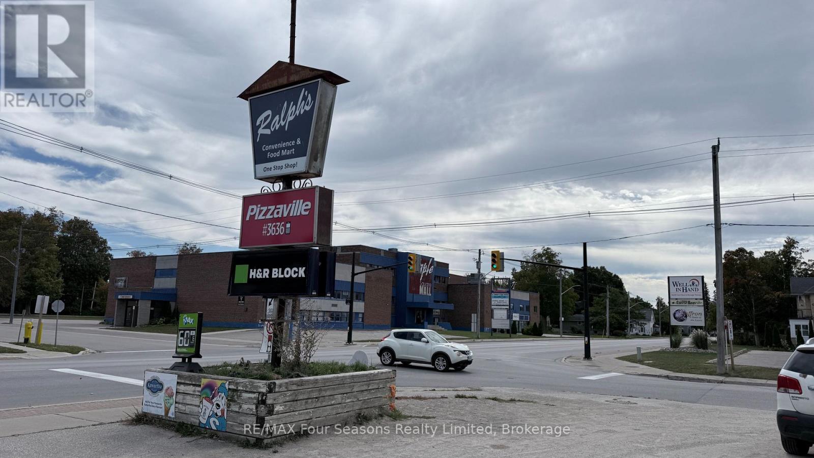 3 - 544 Goderich Street Property Photo 2