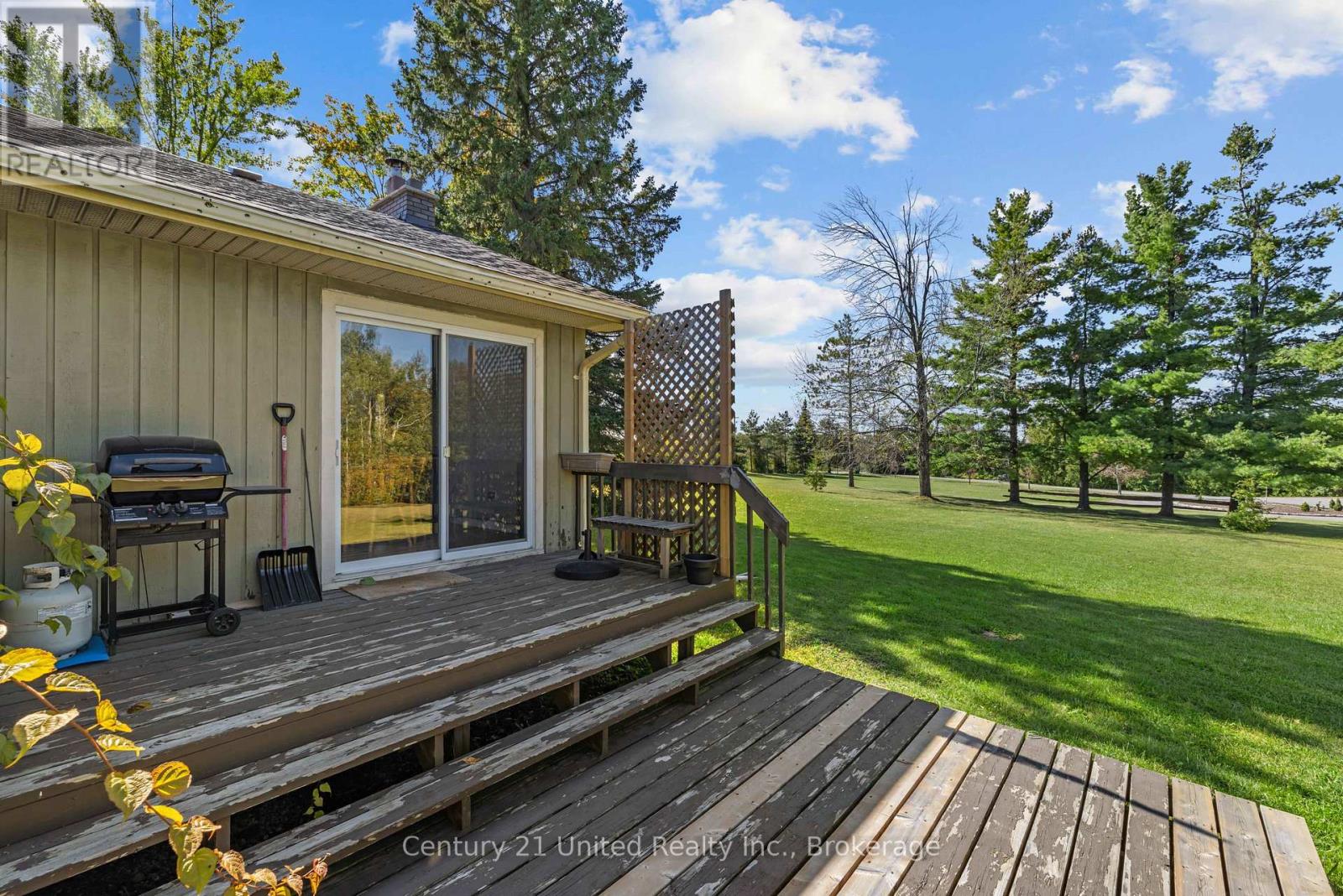 1676 8th Line Property Photo 6