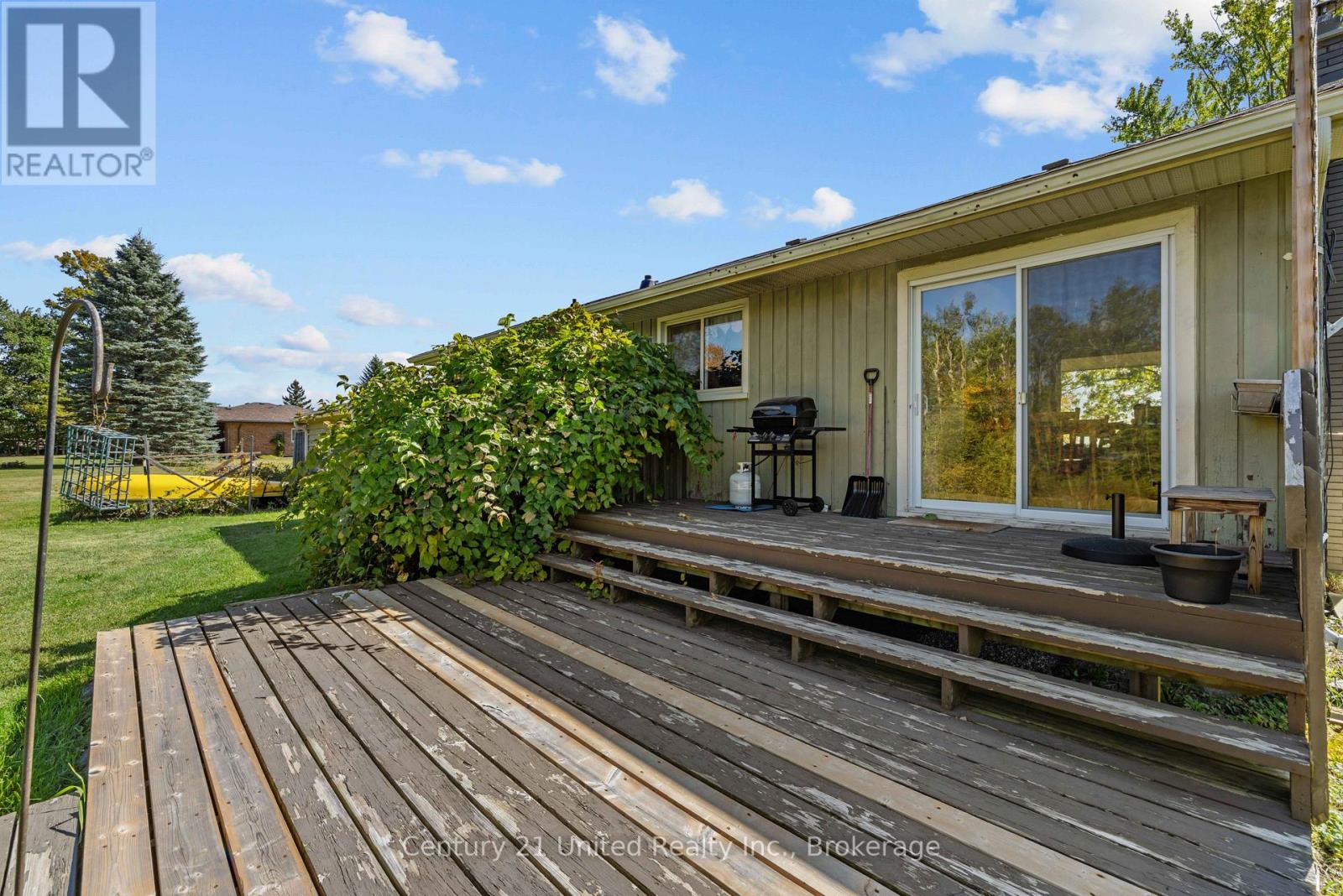 1676 8th Line Property Photo 7
