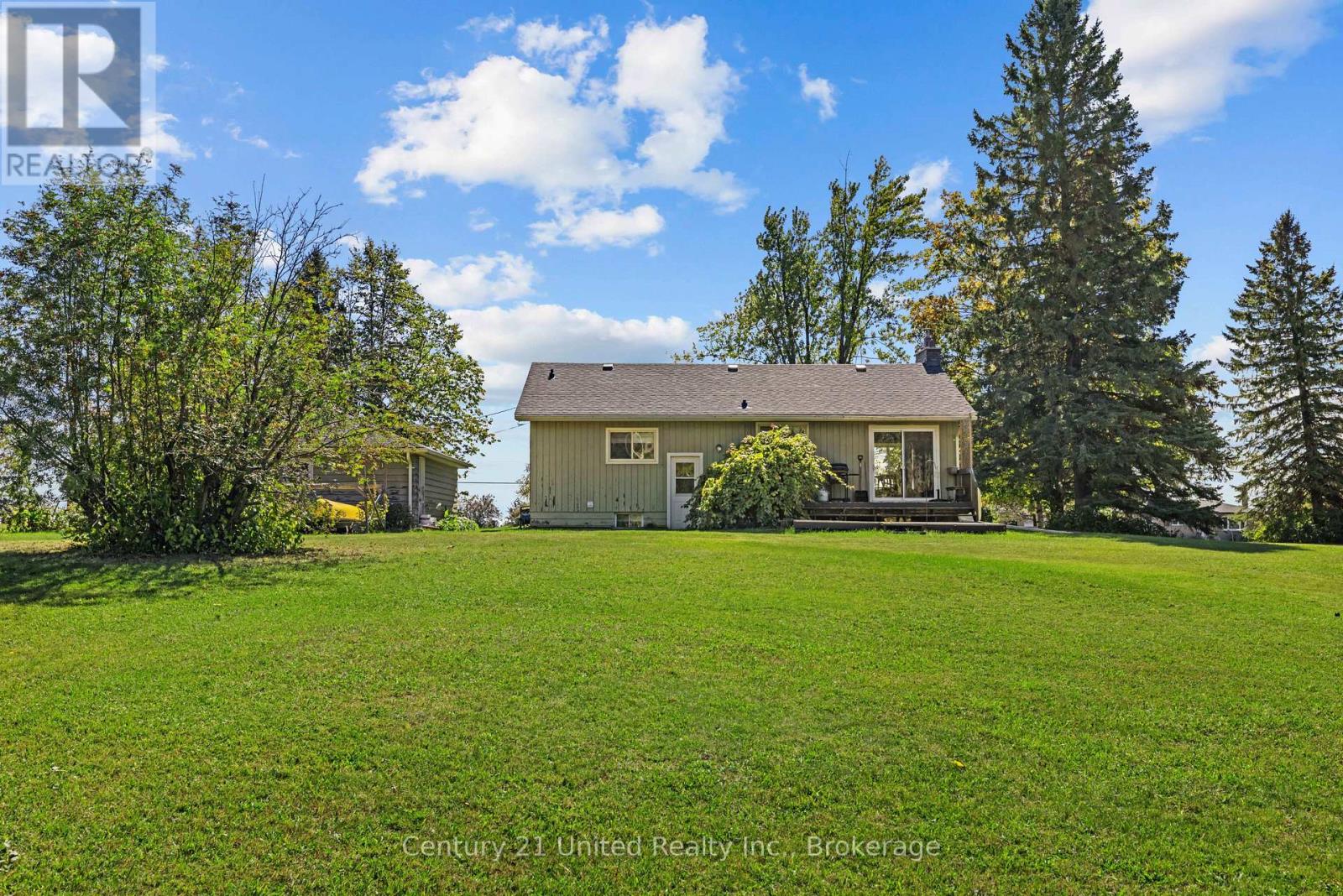 1676 8th Line Property Photo 10