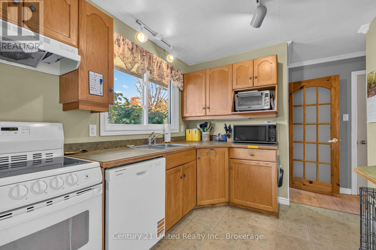 1676 8th Line Property Photo 15
