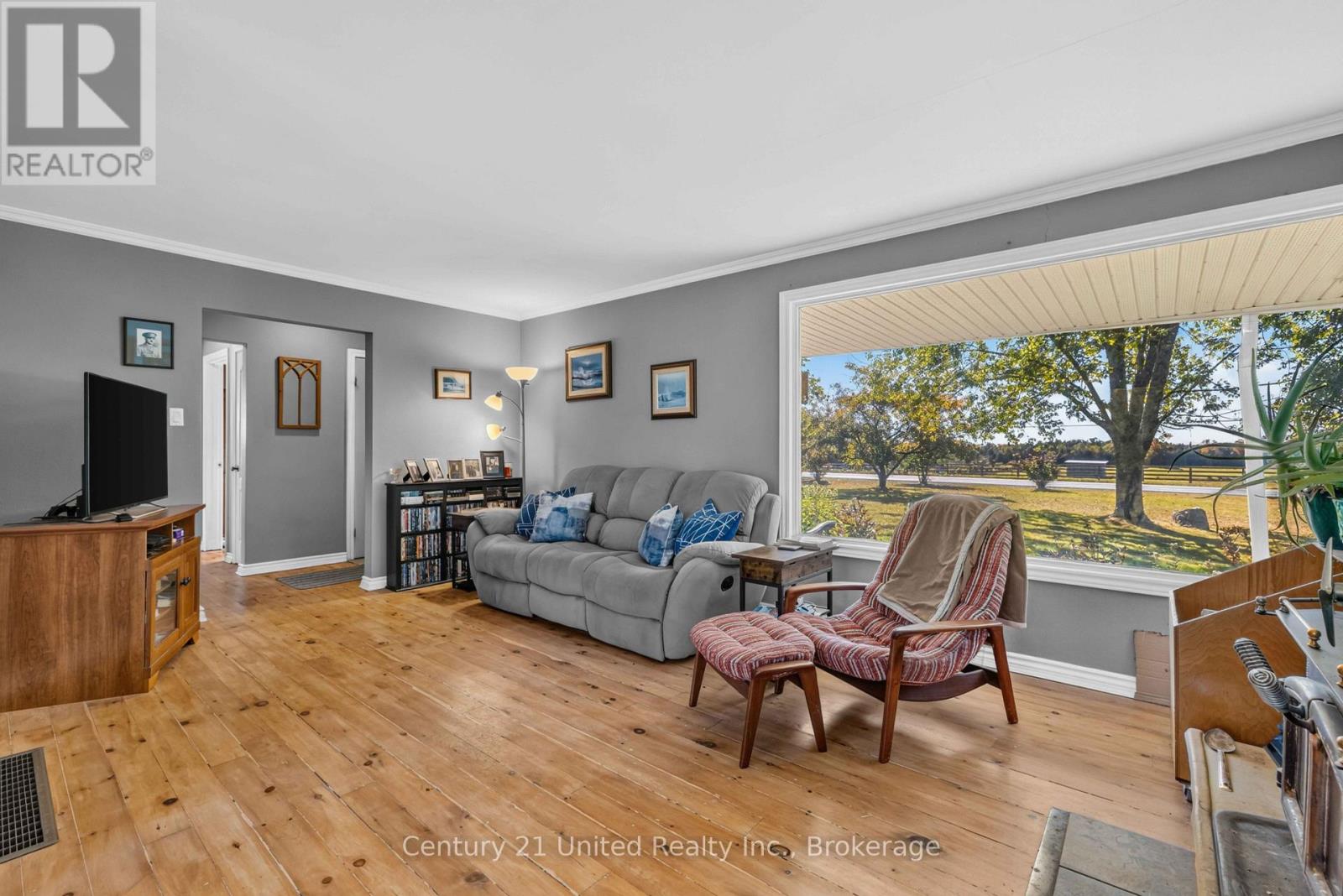 1676 8th Line Property Photo 18