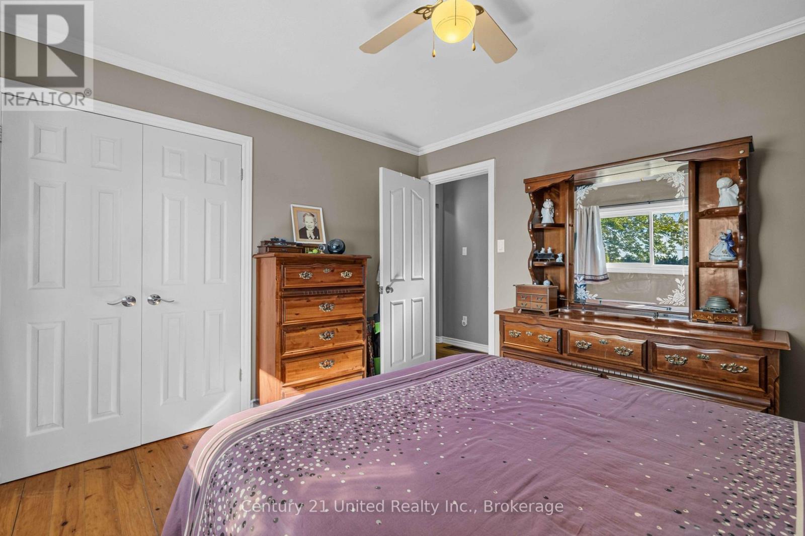 1676 8th Line Property Photo 24