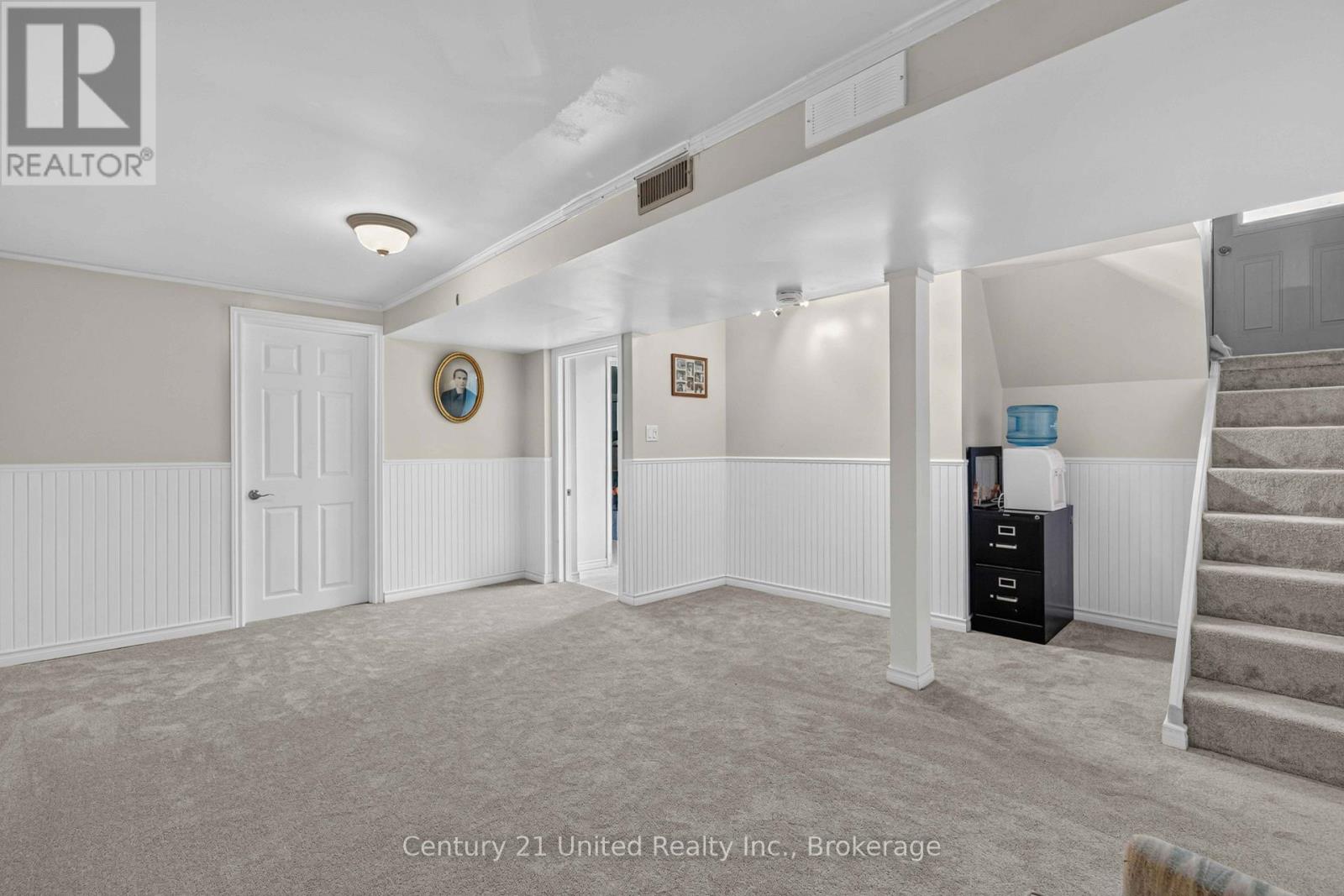 1676 8th Line Property Photo 28
