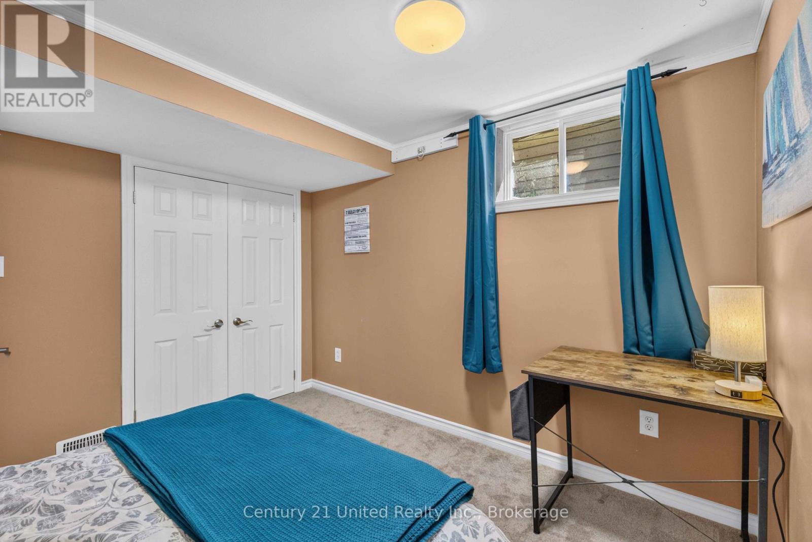 1676 8th Line Property Photo 33
