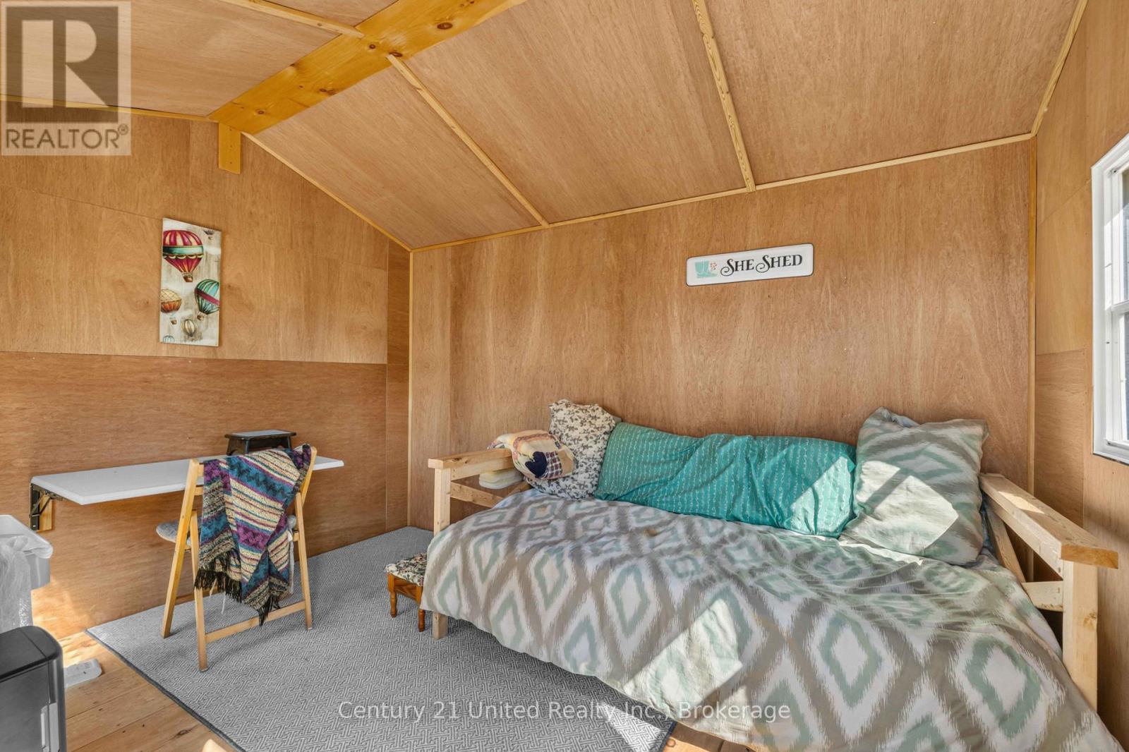 1676 8th Line Property Photo 45