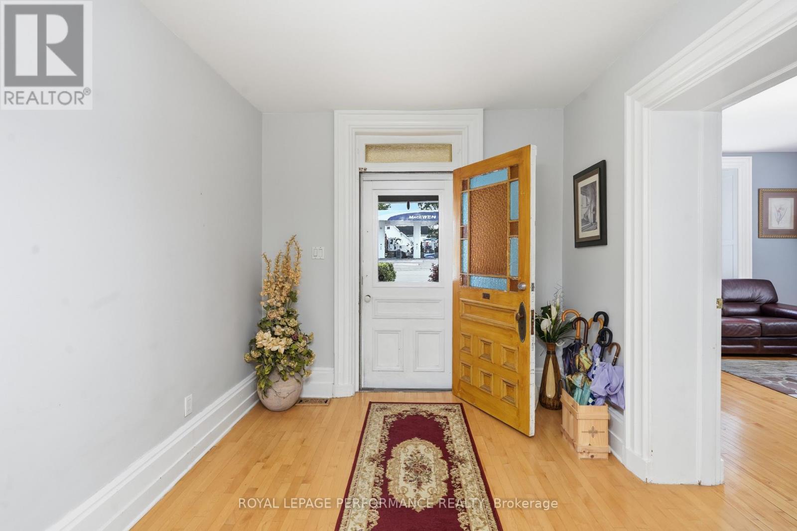 8 John Street Property Photo 3