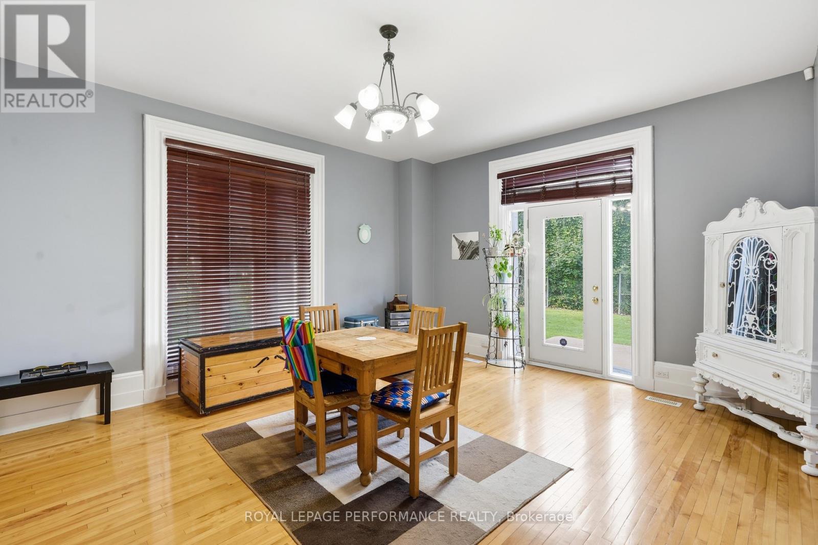 8 John Street Property Photo 6