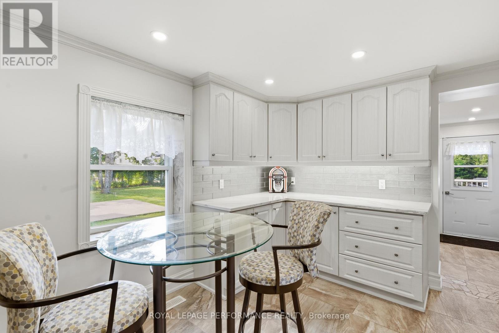 8 John Street Property Photo 9