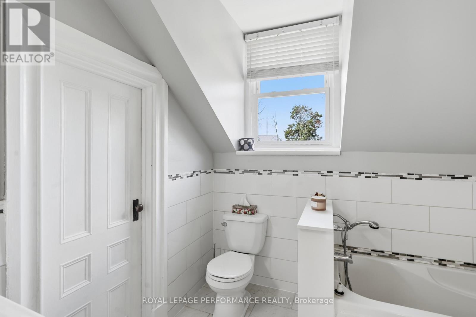 8 John Street Property Photo 19
