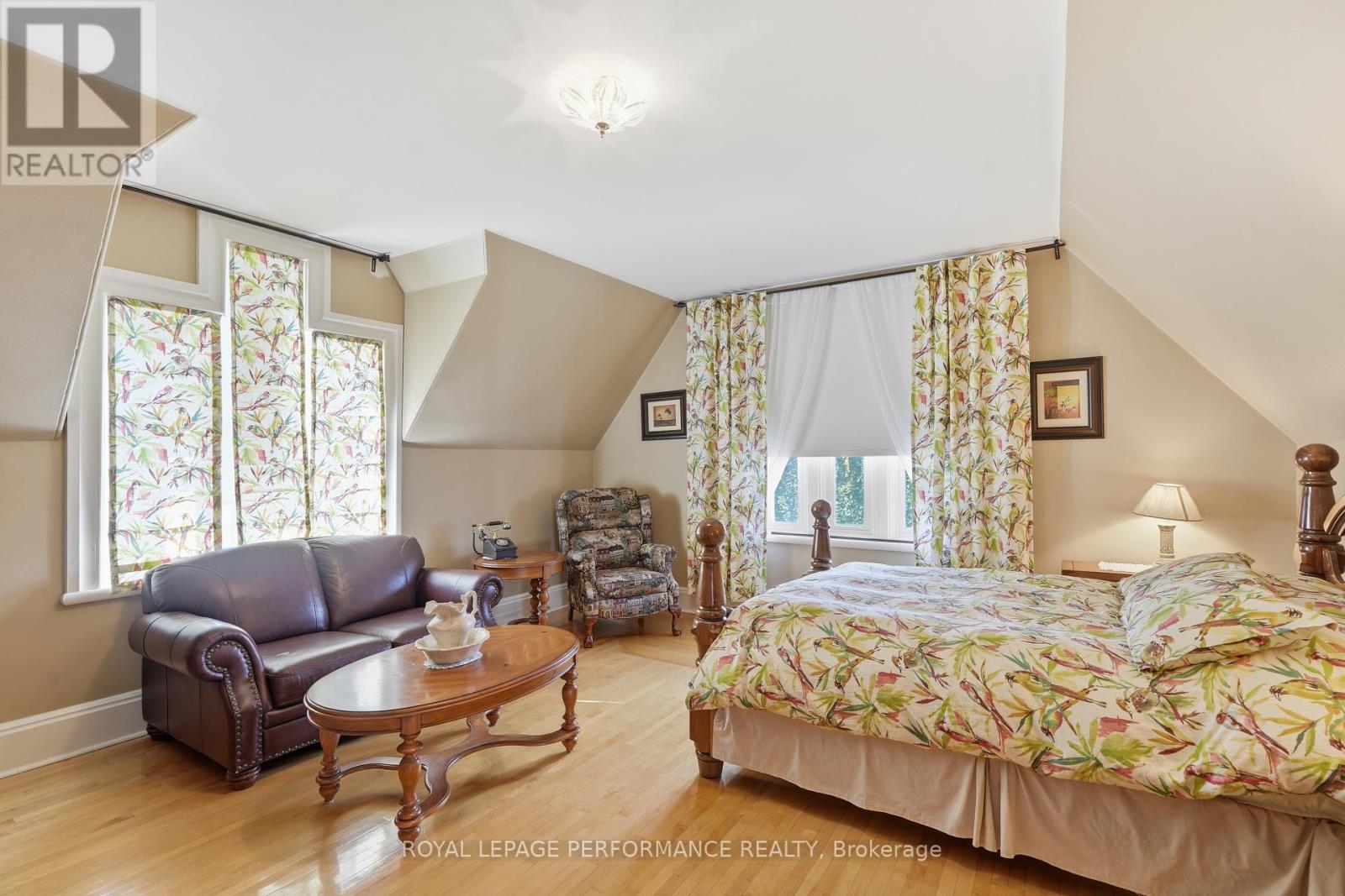 8 John Street Property Photo 20