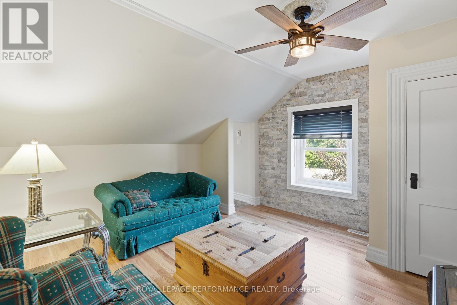 8 John Street Property Photo 22