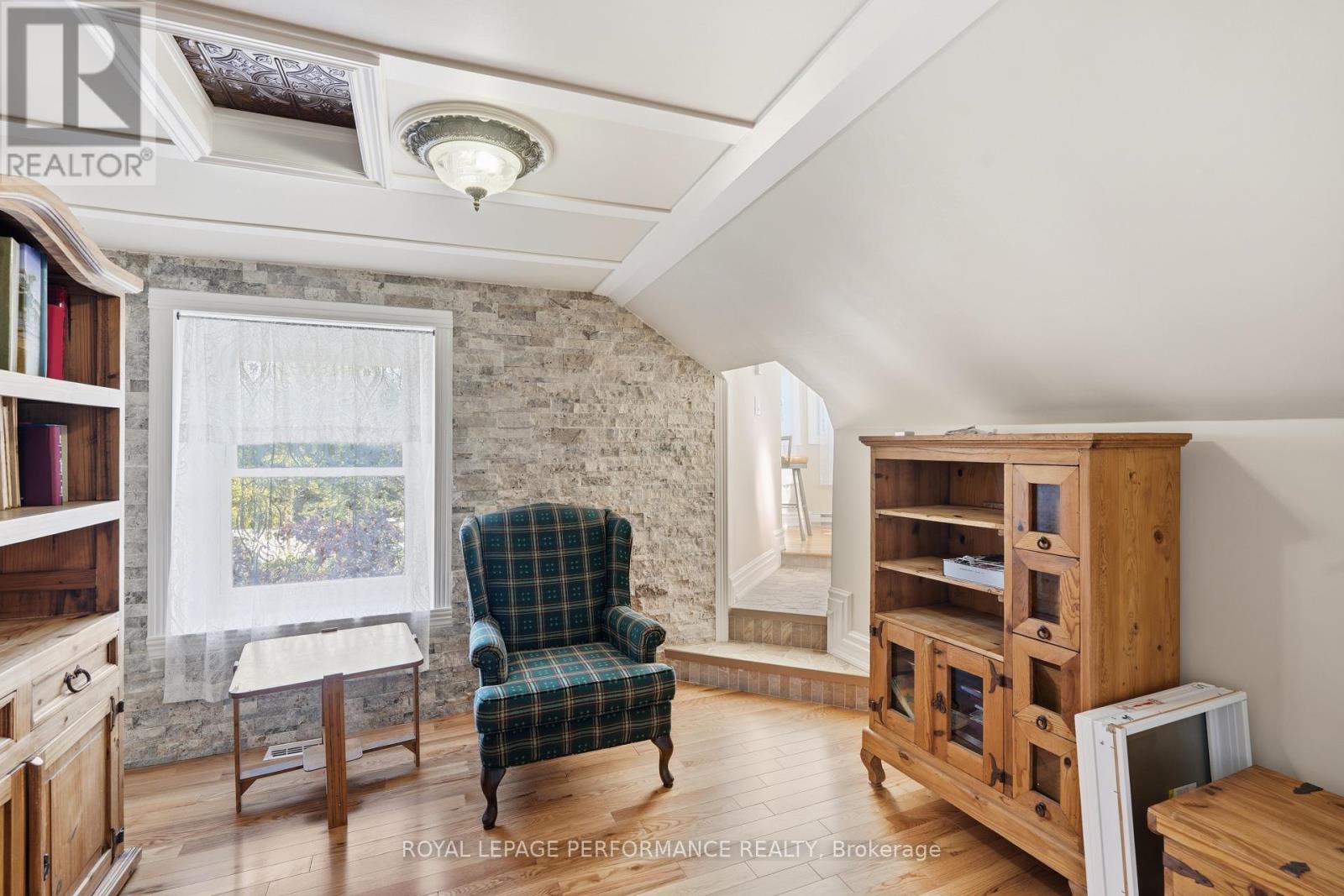 8 John Street Property Photo 25