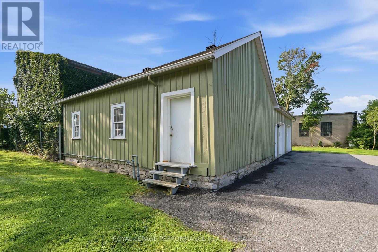 8 John Street Property Photo 30