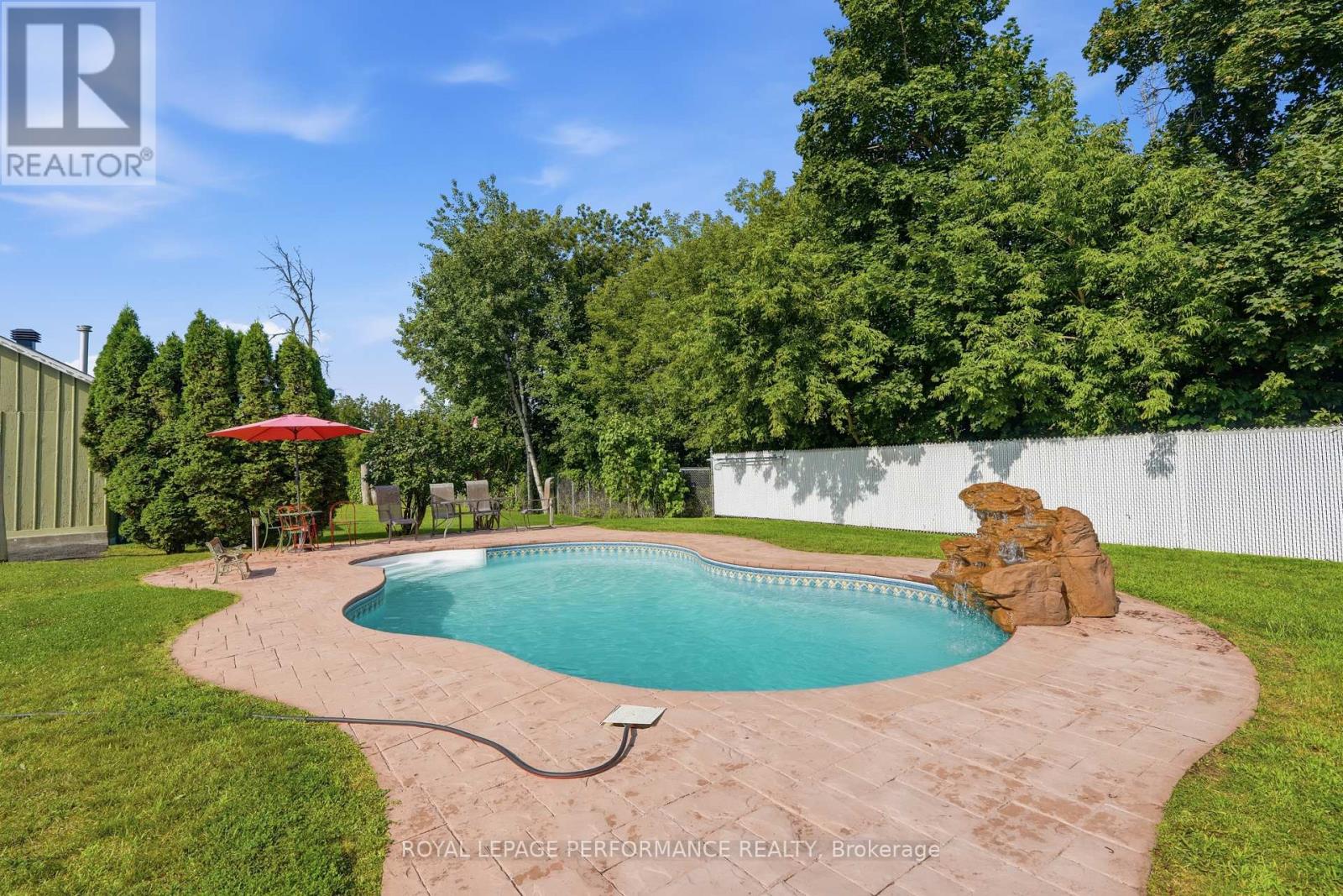 8 John Street Property Photo 34