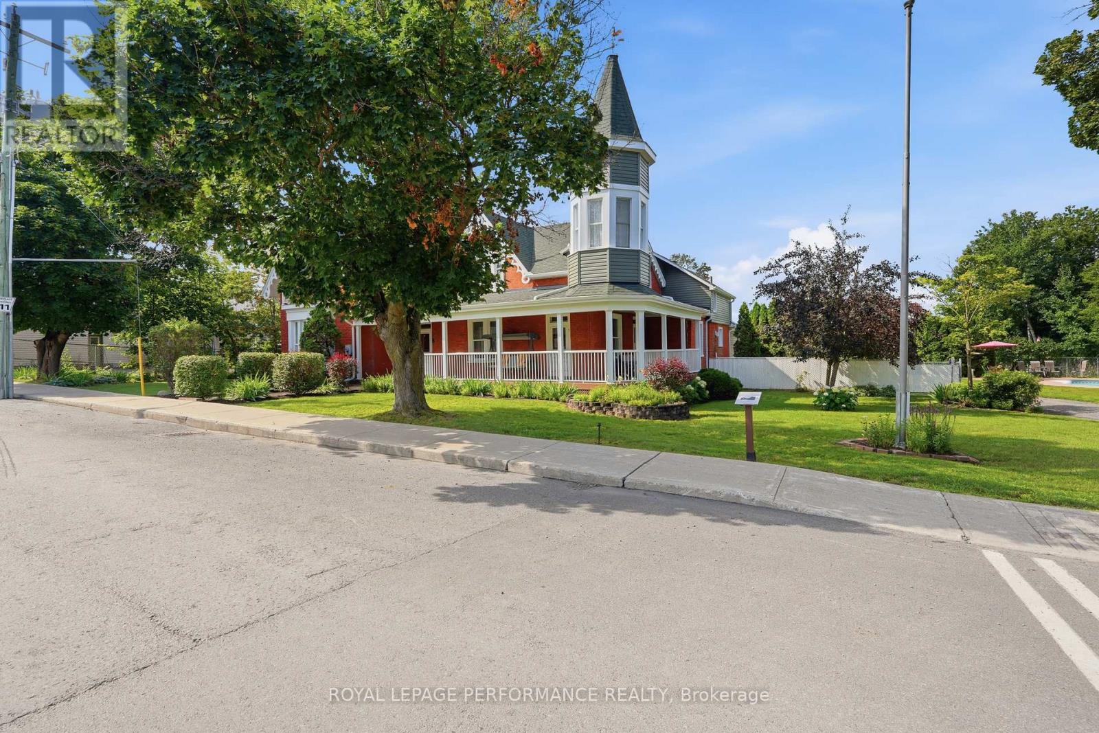 8 John Street Property Photo 37