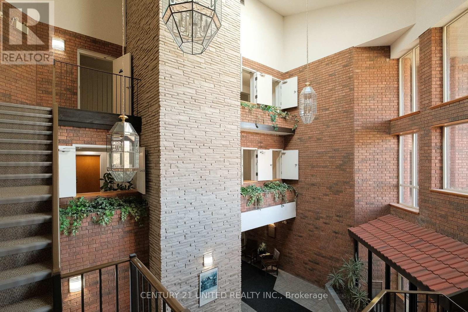 218 - 921 Armour Road Property Photo 2