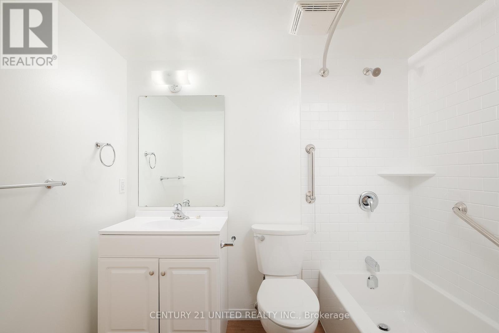 218 - 921 Armour Road Property Photo 5
