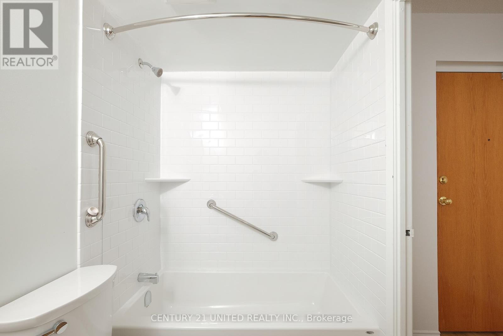 218 - 921 Armour Road Property Photo 6
