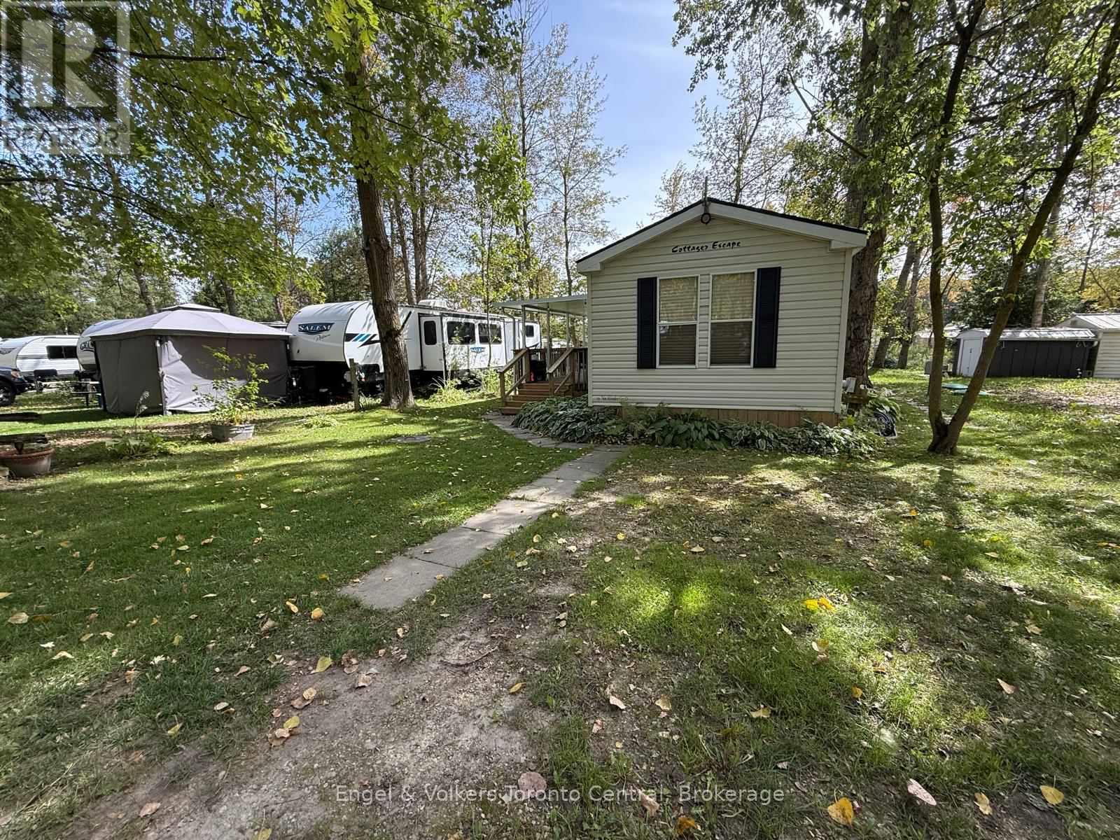 W 39 - 7489 Sideroad 5 E Property Photo 2