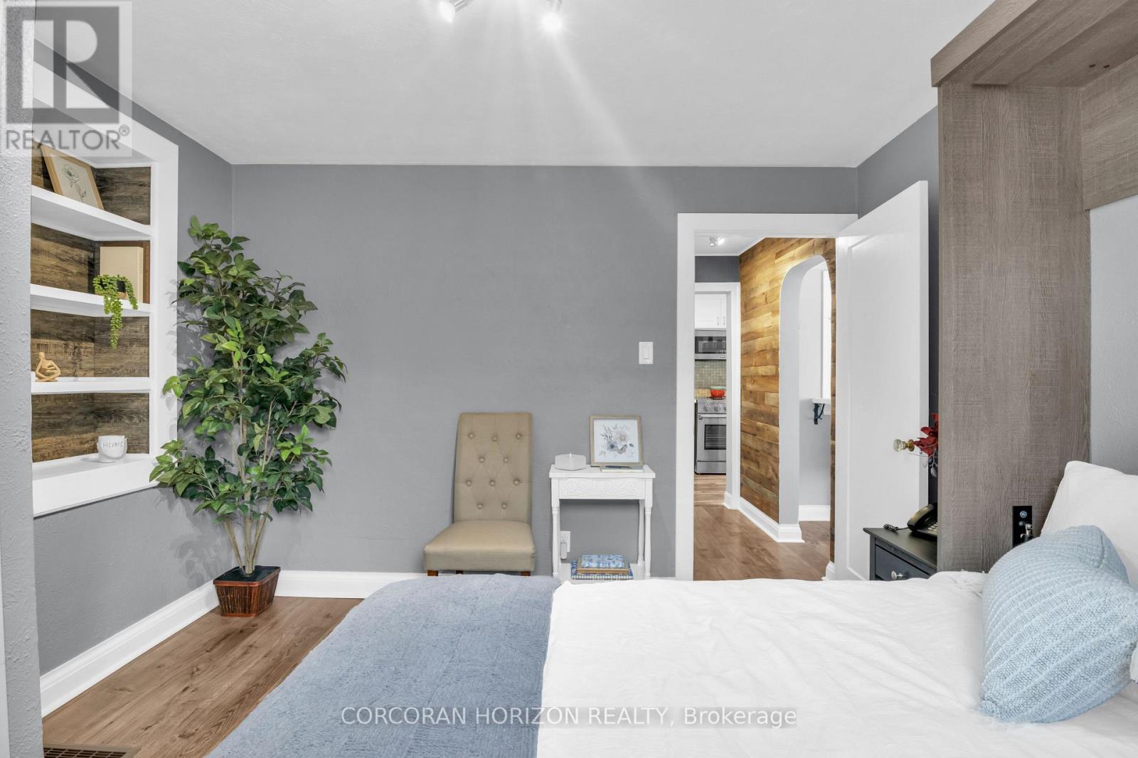 296 Weber Street E Property Photo 17
