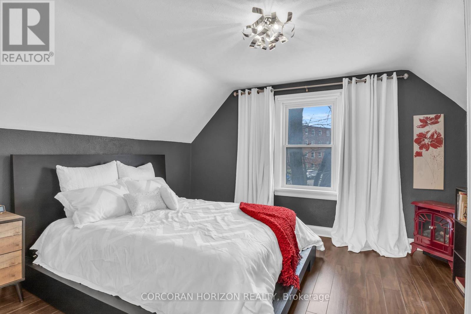 296 Weber Street E Property Photo 20
