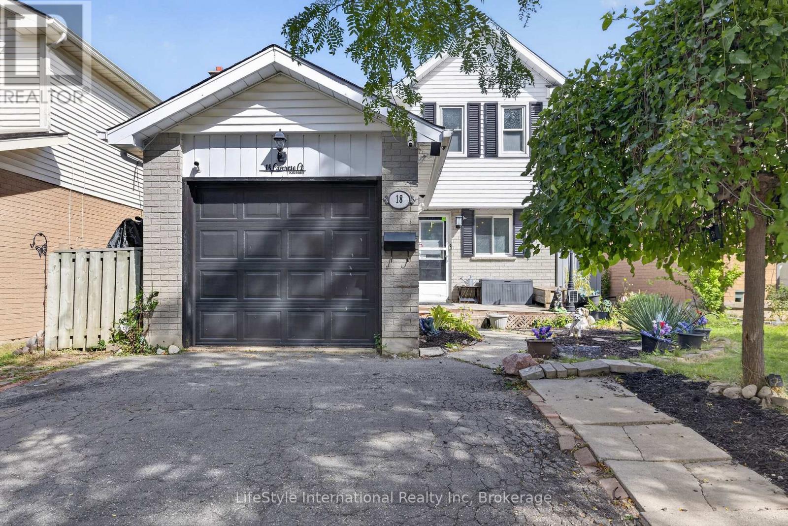 18 CAMROSE COURT Property Photo 1
