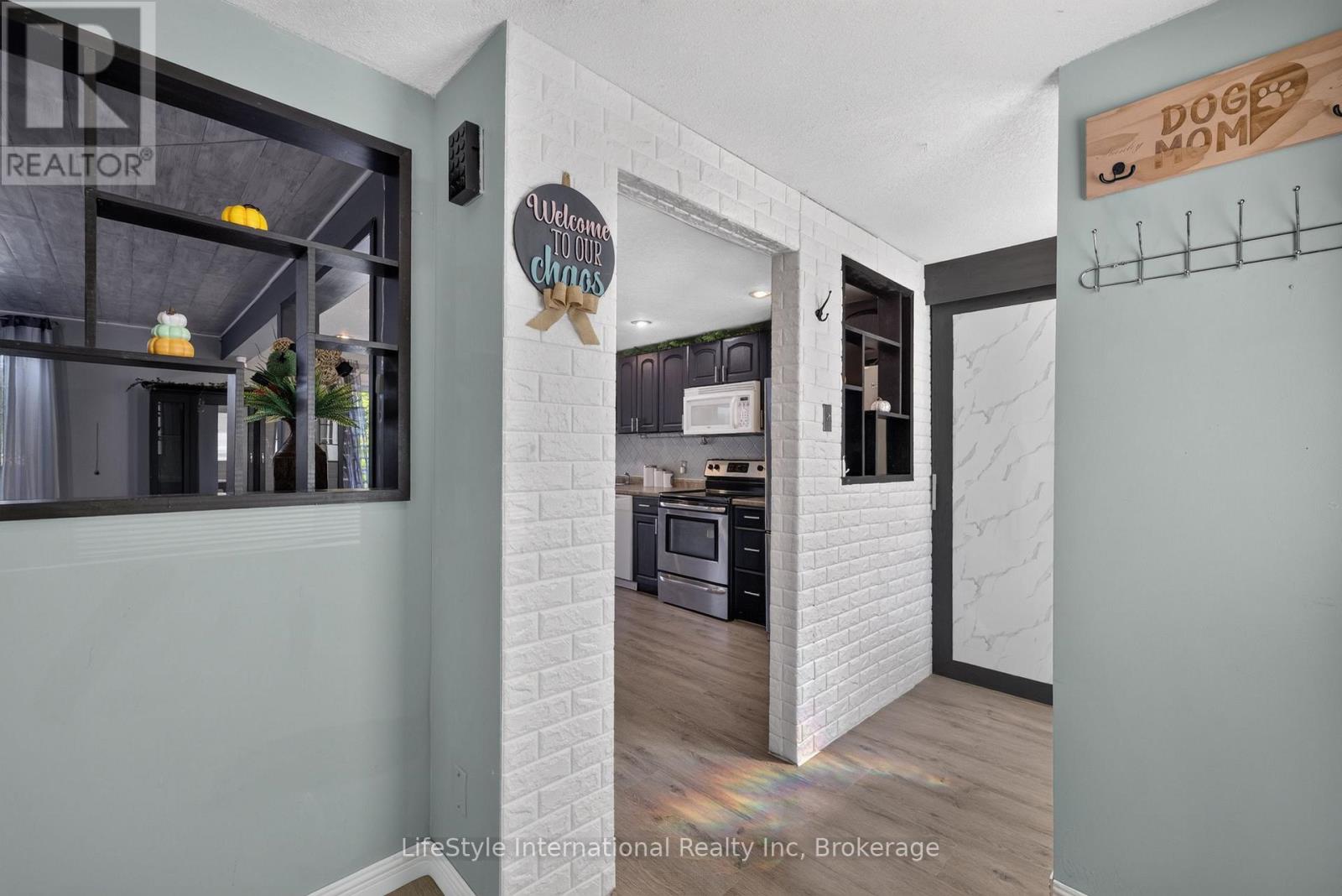 18 Camrose Court Property Photo 8