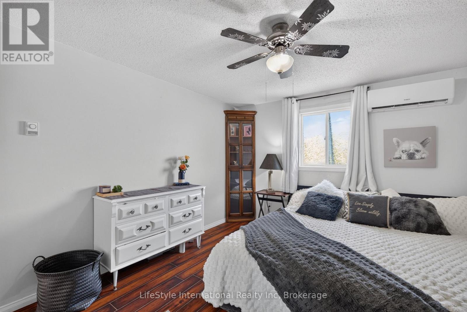 18 Camrose Court Property Photo 21