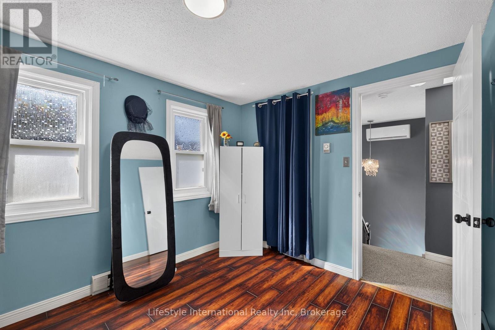 18 Camrose Court Property Photo 25