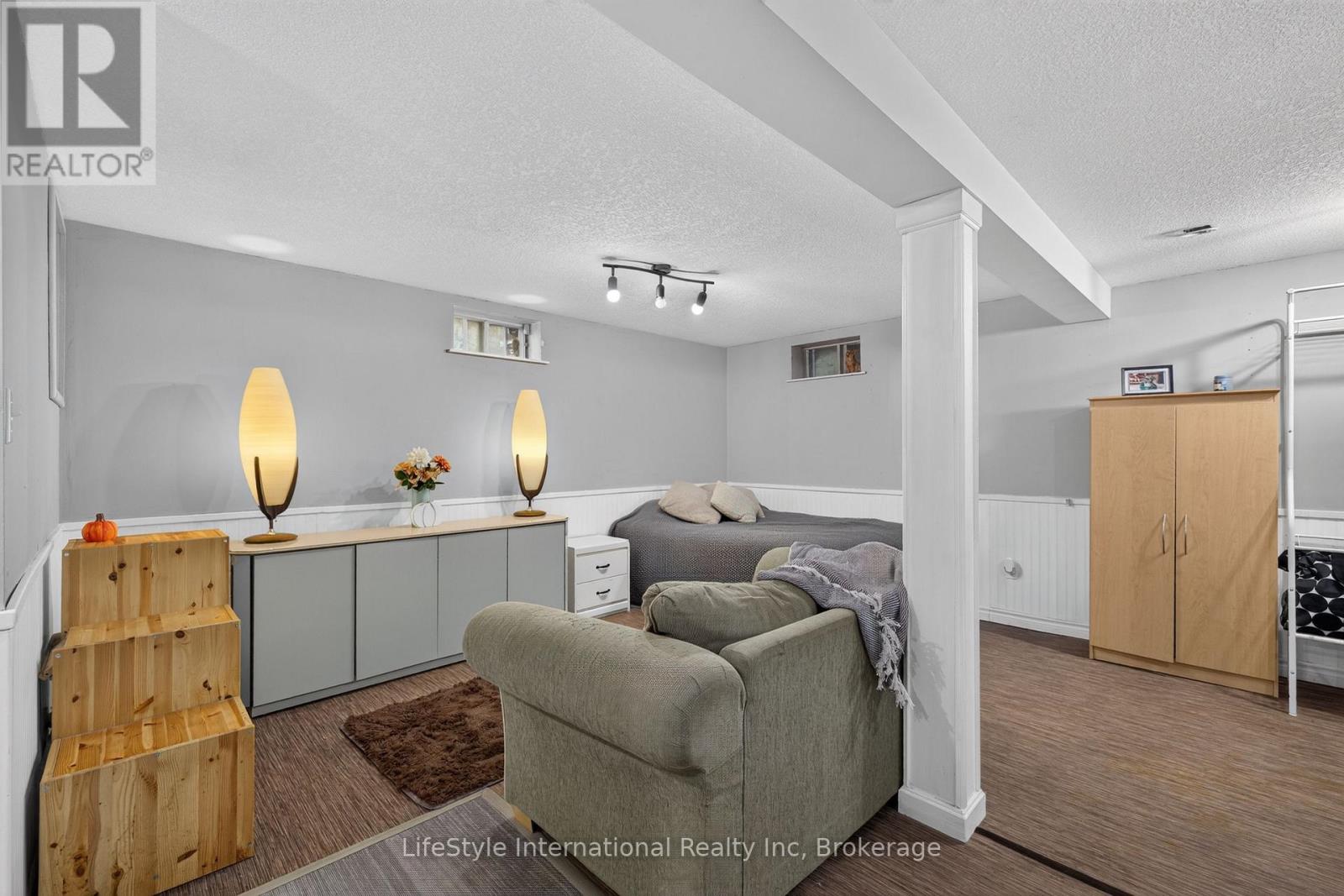 18 Camrose Court Property Photo 26