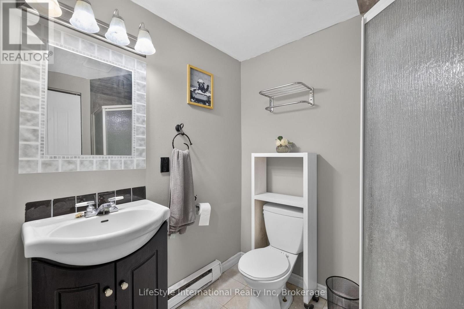 18 Camrose Court Property Photo 26